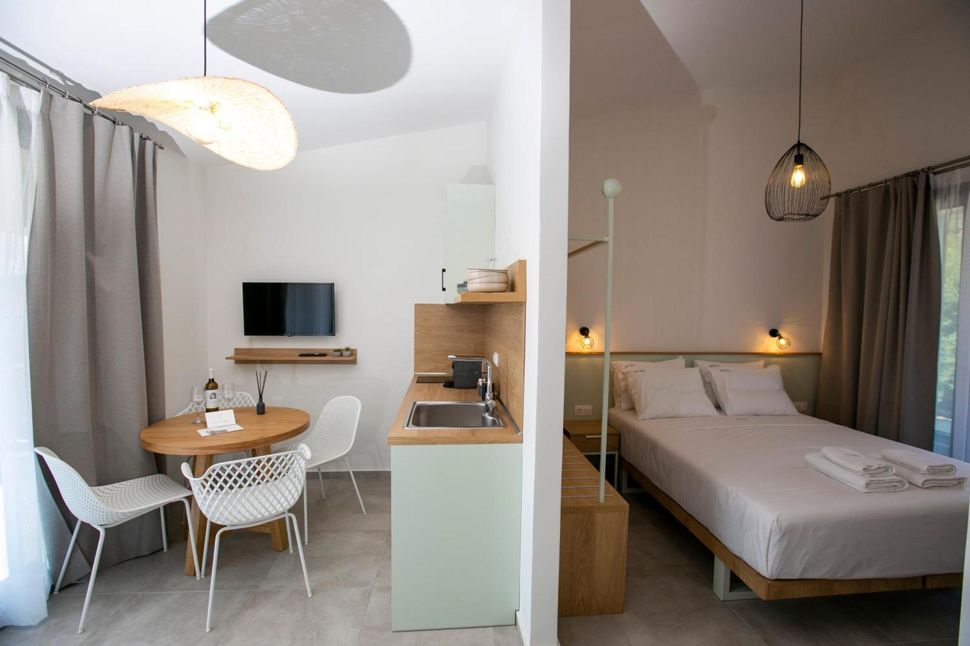 Arodo Suites Nea Iraklitsa Exterior photo