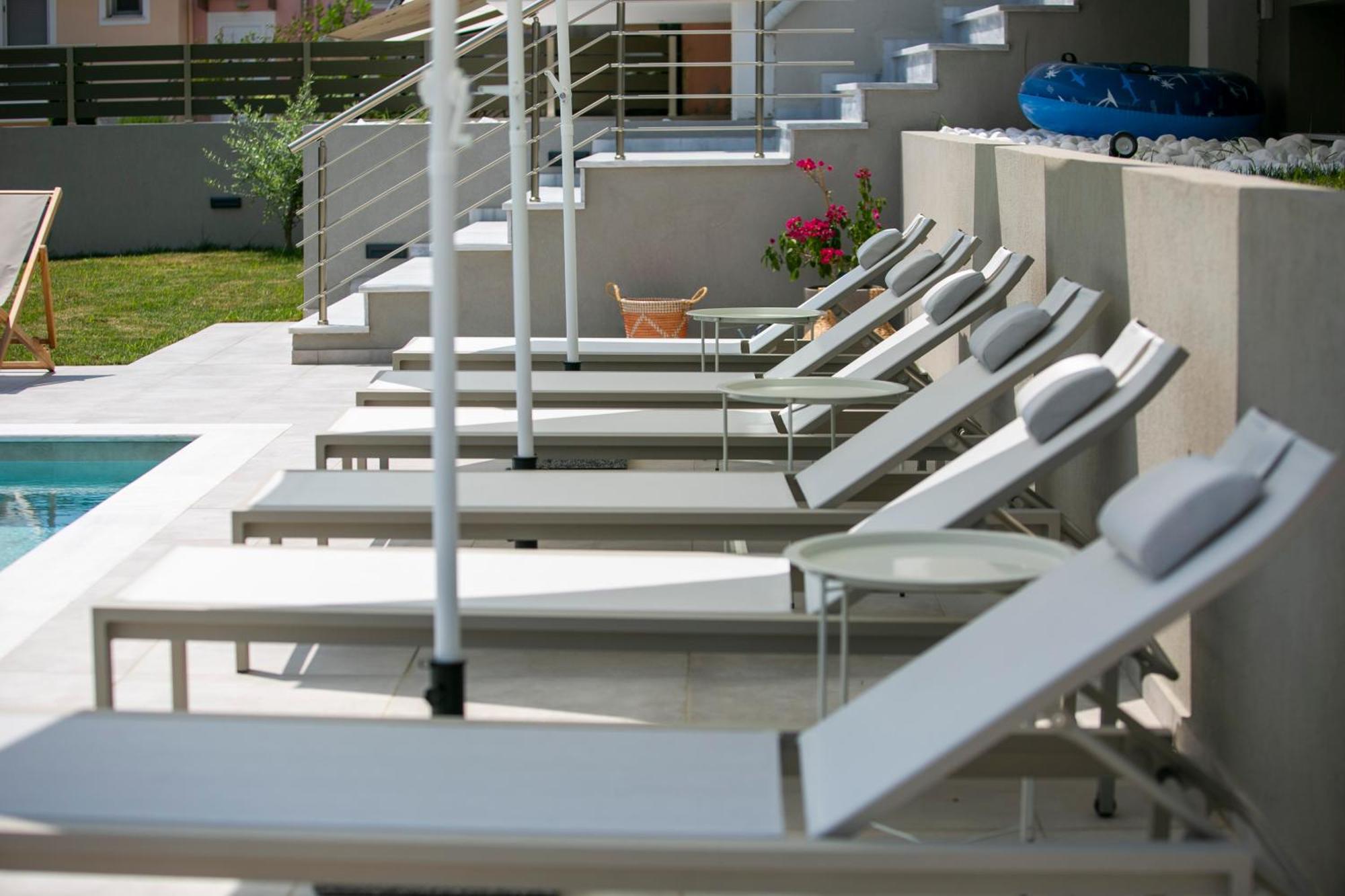 Arodo Suites Nea Iraklitsa Exterior photo